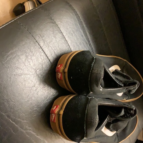 Vans - Picture 3 of 4